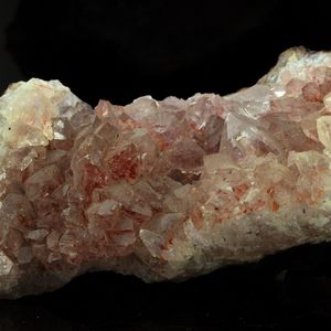 Quartz à inclusions. 885.4 ct.