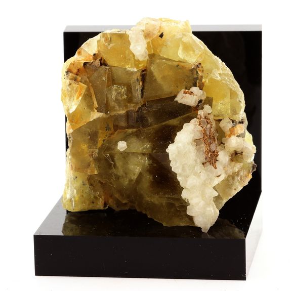 Fluorite, Calcite. 728.6 ct.