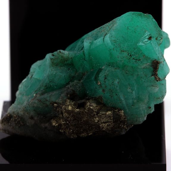 Emeraude + Pyrite. 91.1 ct.