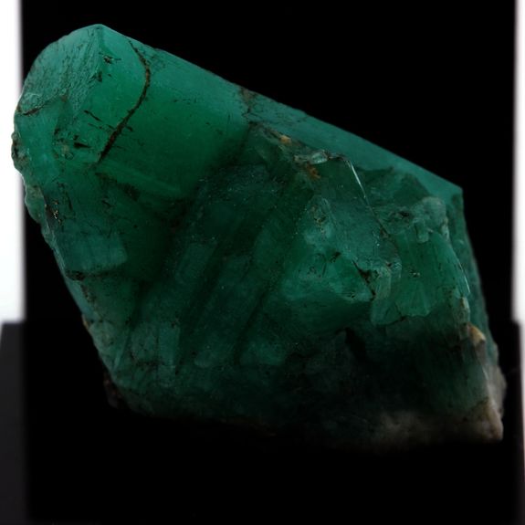 Emeraude + Pyrite. 91.1 ct.