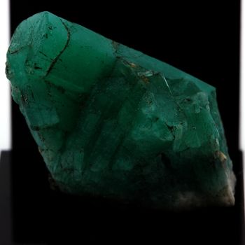 Emeraude + Pyrite. 91.1 ct.