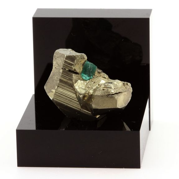 Emeraude + Pyrite. 51.78 ct.