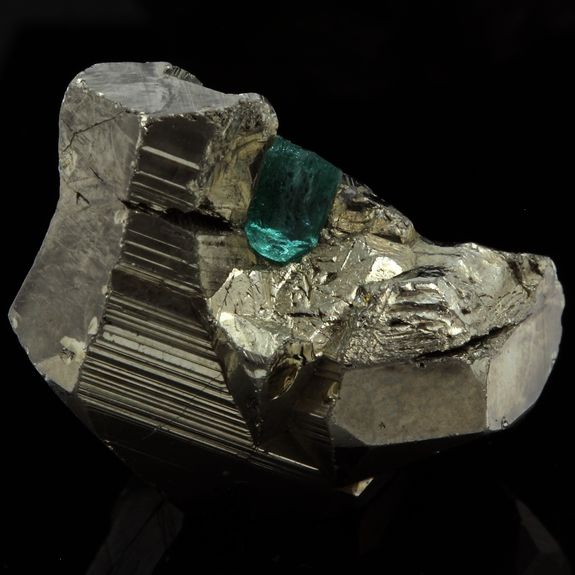 Emeraude + Pyrite. 51.78 ct.