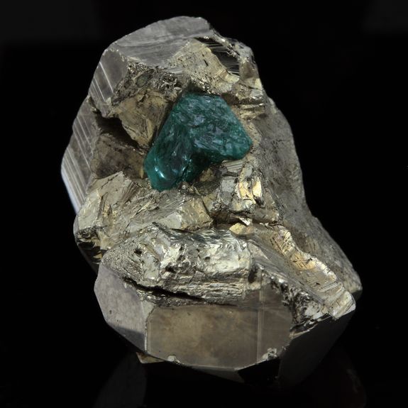 Emeraude + Pyrite. 51.78 ct.