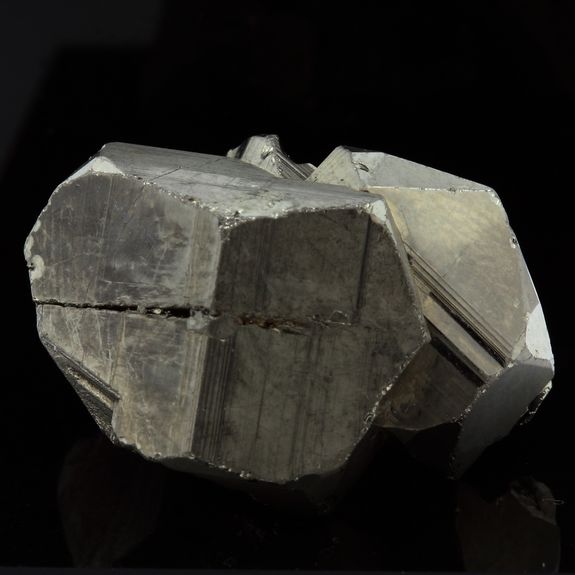 Emeraude + Pyrite. 51.78 ct.