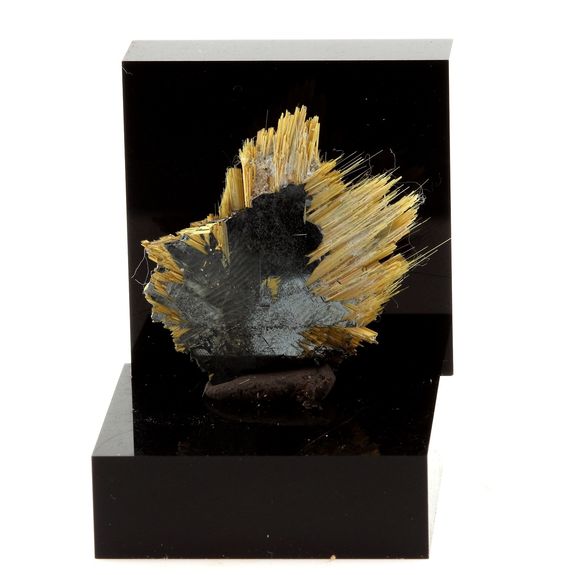 Rutile + Hematite. 24.33 ct.