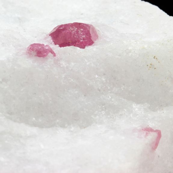 Spinelle. 1155.7 ct.