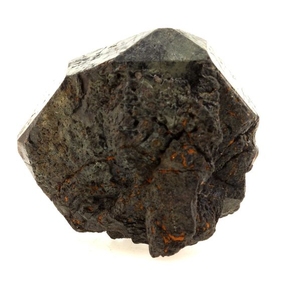 Spinelle noir. 623.4 ct.