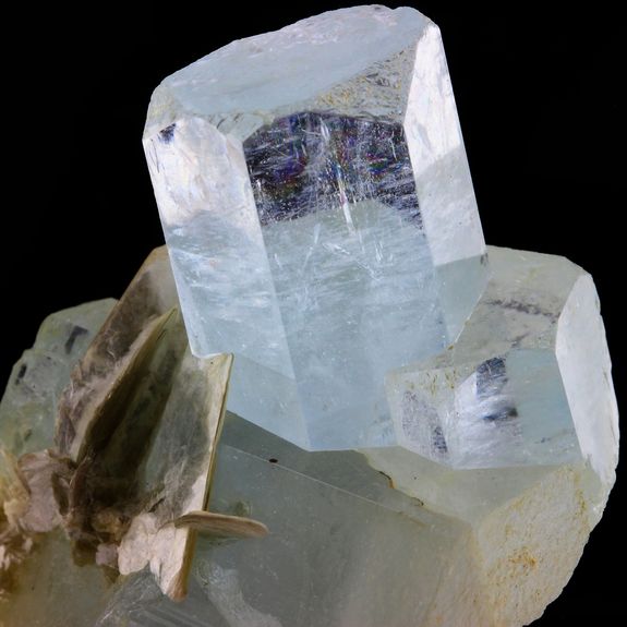 Aigue-Marine, Muscovite. 277.9 ct.