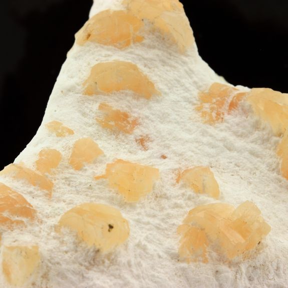 Heulandite. 192.8 ct.