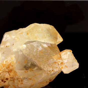 Fluorite, Quartz. 57.02 ct.