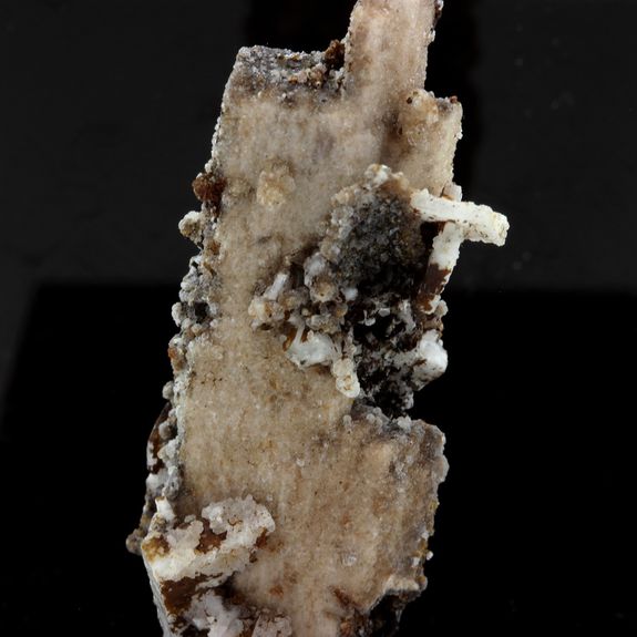 Phillipsite pseudo. après Serandite, Genthelvite, Gaidonnayite. 42.19 ct.