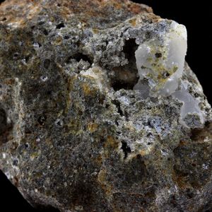 Chabazite, Calcite. 176.1 ct.