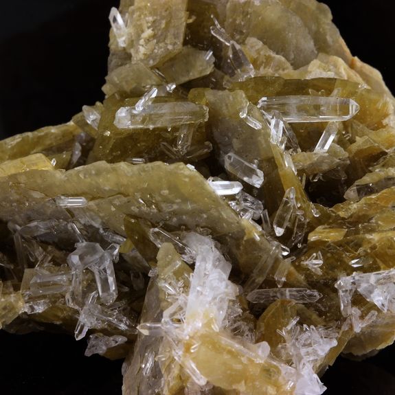 Siderite, Quartz. 465.2 ct.