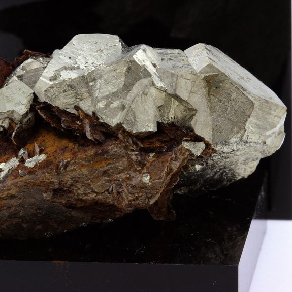 Pyrite, Siderite.