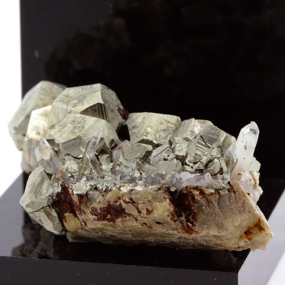 Siderite, Pyrite, Quartz. 164.5 ct.