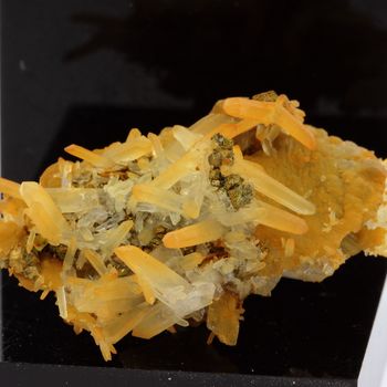 Siderite, Pyrite, Quartz.