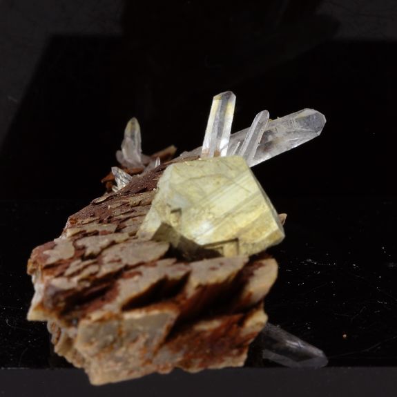 Siderite, Pyrite, Quartz.