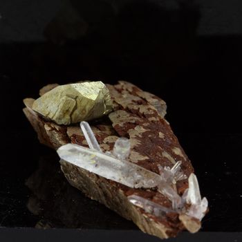 Siderite, Pyrite, Quartz.