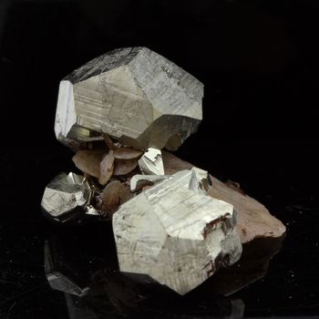 Siderite, Pyrite, Quartz. 30.75 ct.