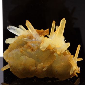 Siderite, Quartz. 43.78 ct.