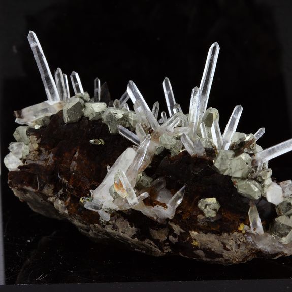 Siderite, Pyrite, Quartz.