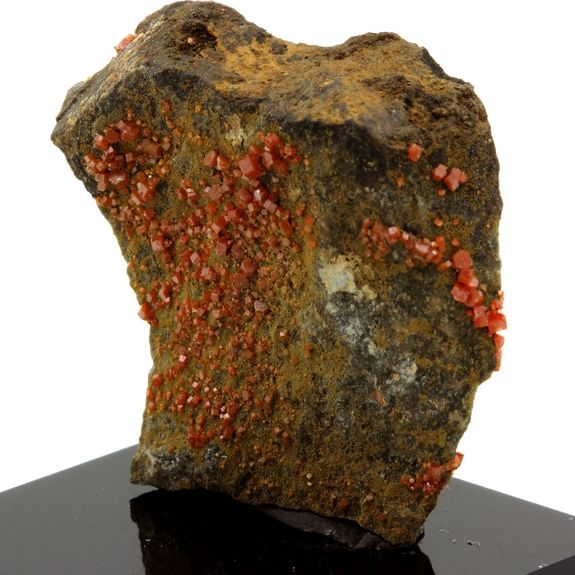 Vanadinite. 49.9 ct.