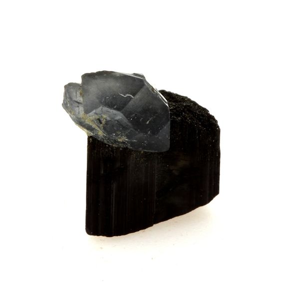 Quartz bleu + Tourmaline. 3.20 ct.