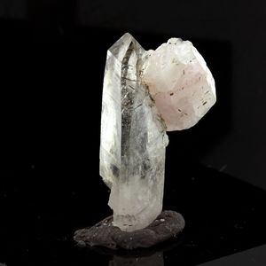 Apatite + Quartz. 6.95 ct.