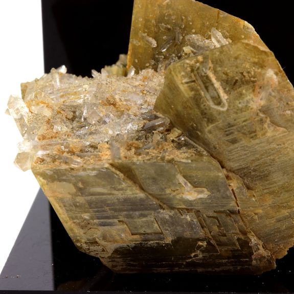 Siderite, Quartz, Calcite. 310.2 ct.
