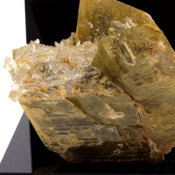 Siderite, Quartz, Calcite. 310.2 ct.
