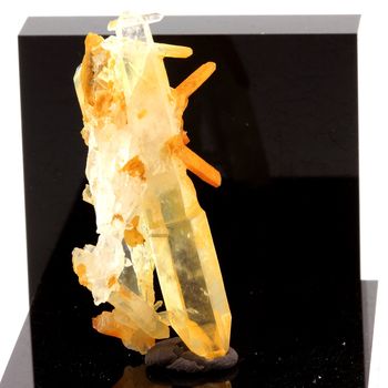 Quartz, Pyrite, Siderite.