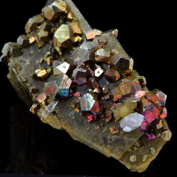 Pyrite, Siderite, Quartz.