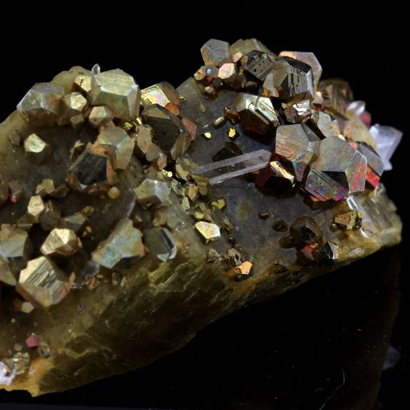 Pyrite, Siderite, Quartz.