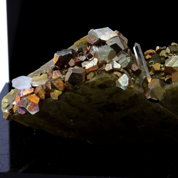 Pyrite, Siderite, Quartz.