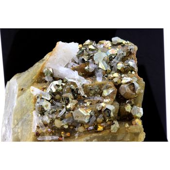 Pyrite, Siderite, Quartz.