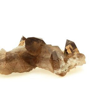 Quartz fumé. 266.4 ct.