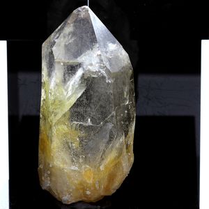 Quartz. 610.0 ct.