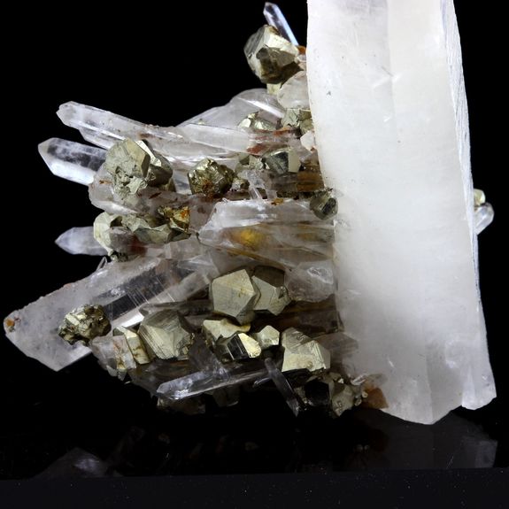 Quartz, Pyrite, Siderite.
