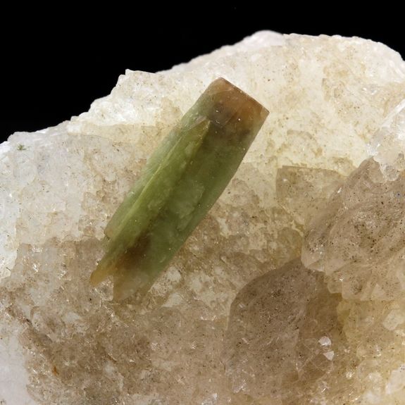 Sphene Titanite sur Quartz. 648.9 ct.