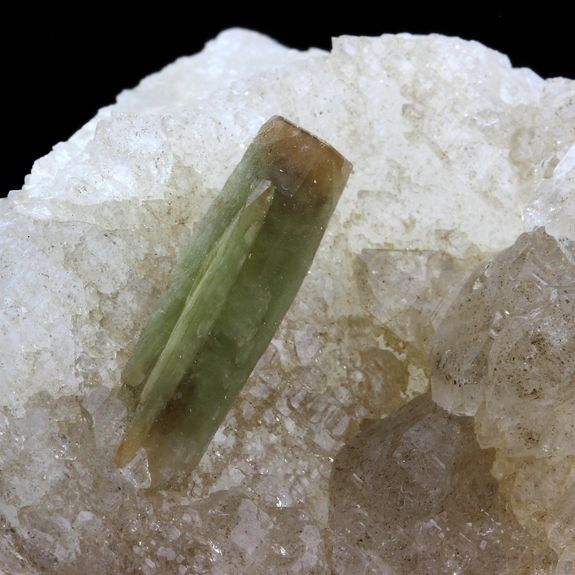 Sphene Titanite sur Quartz. 648.9 ct.