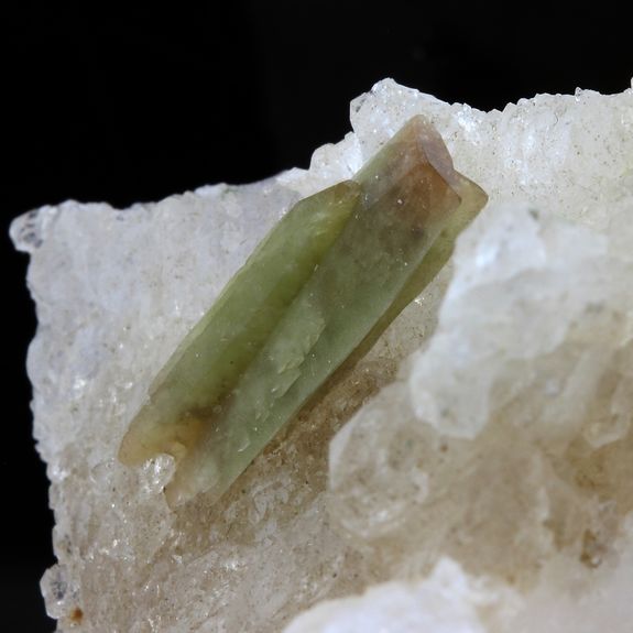 Sphene Titanite sur Quartz. 648.9 ct.