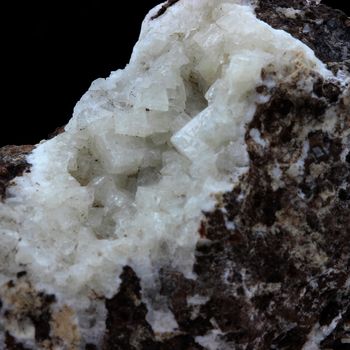 Chabazite. 300.6 ct.