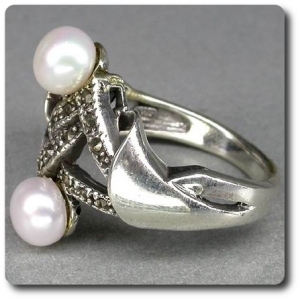 PEARL & MARCASITE RING