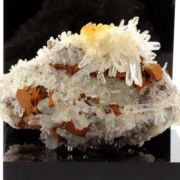 Quartz, Siderite. 2452.1 ct.