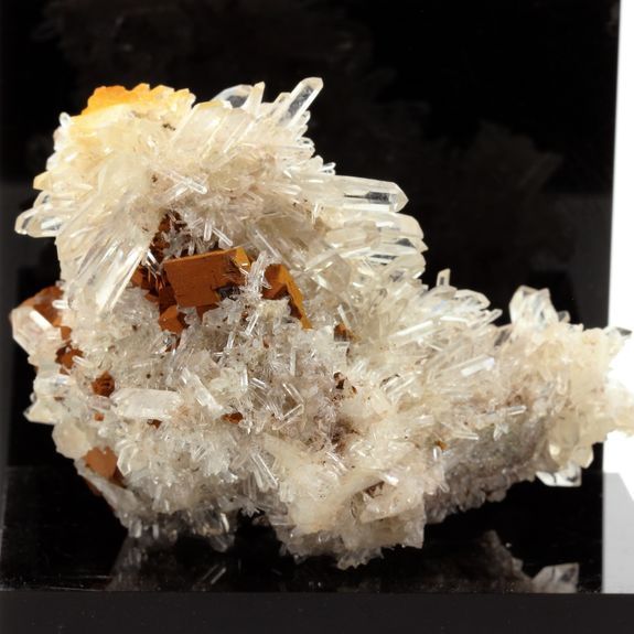 Quartz, Siderite. 2452.1 ct.