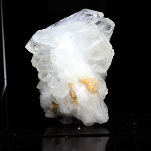 Quartz à Ame ( faden quartz ) + Calcite. 176.5 ct.