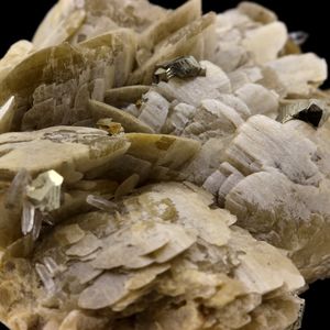 Siderite, Quartz, Pyrite. 359.4 ct.