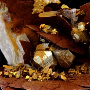 Siderite, Quartz, Pyrite.