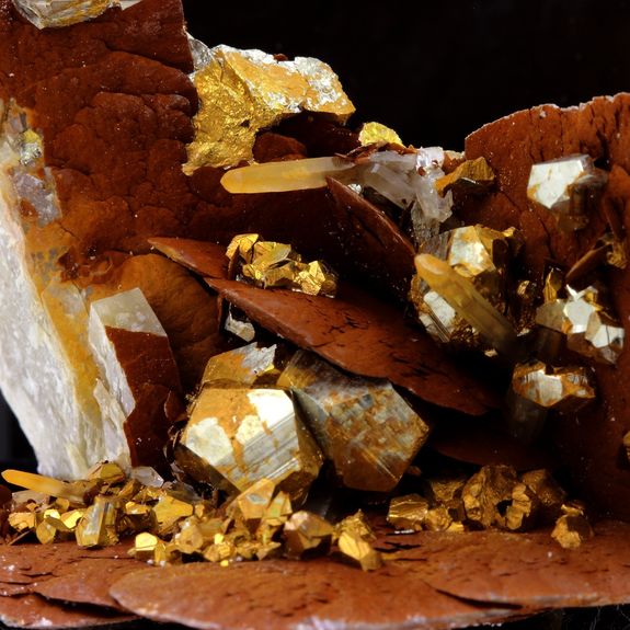 Siderite, Quartz, Pyrite.